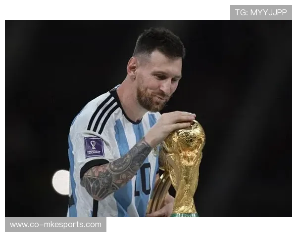 时代周刊评选历史足球巨星：从贝利到梅西的辉煌足迹与传奇对决