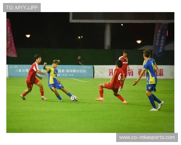 足球明星璀璨舞台展现无限魅力和荣耀成就的背后故事